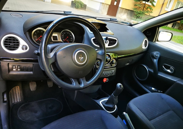 Renault Clio cena 8900 przebieg: 162730, rok produkcji 2006 z Poznań małe 92